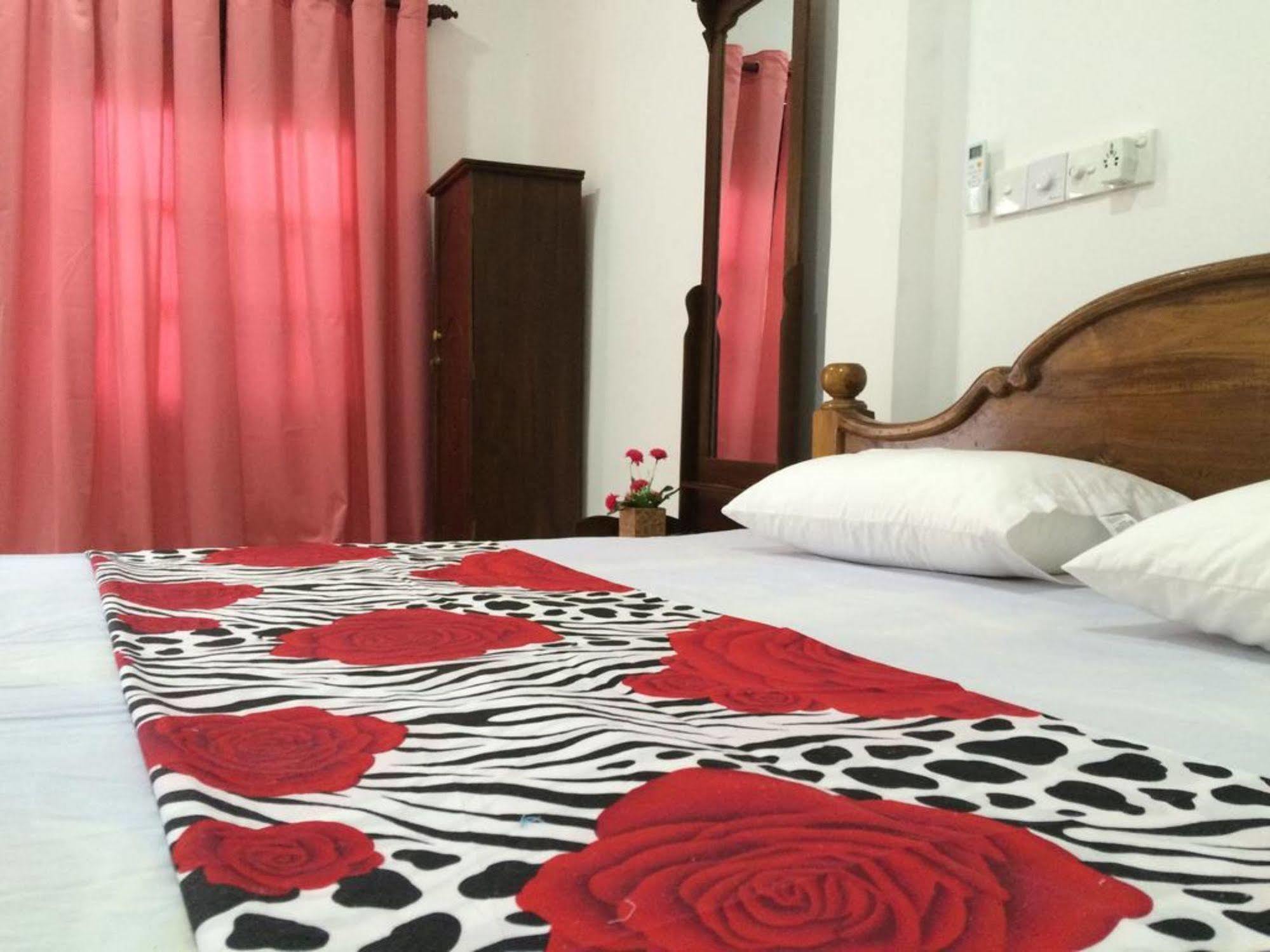 Hotel Sun Rest Mirissa Banduramulla Esterno foto