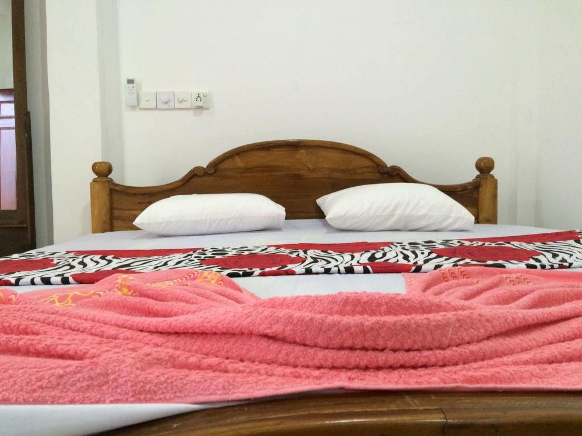 Hotel Sun Rest Mirissa Banduramulla Esterno foto