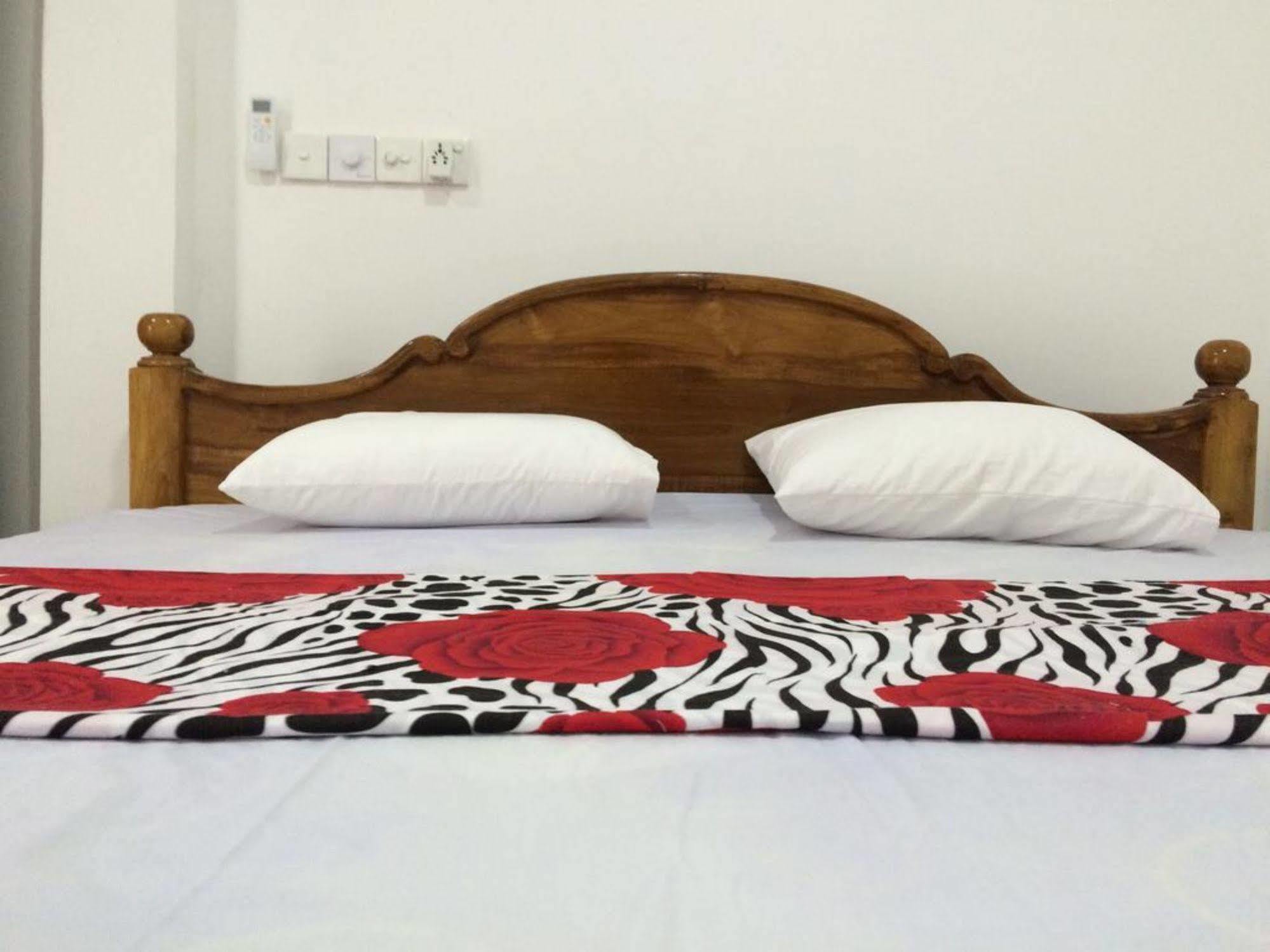 Hotel Sun Rest Mirissa Banduramulla Esterno foto
